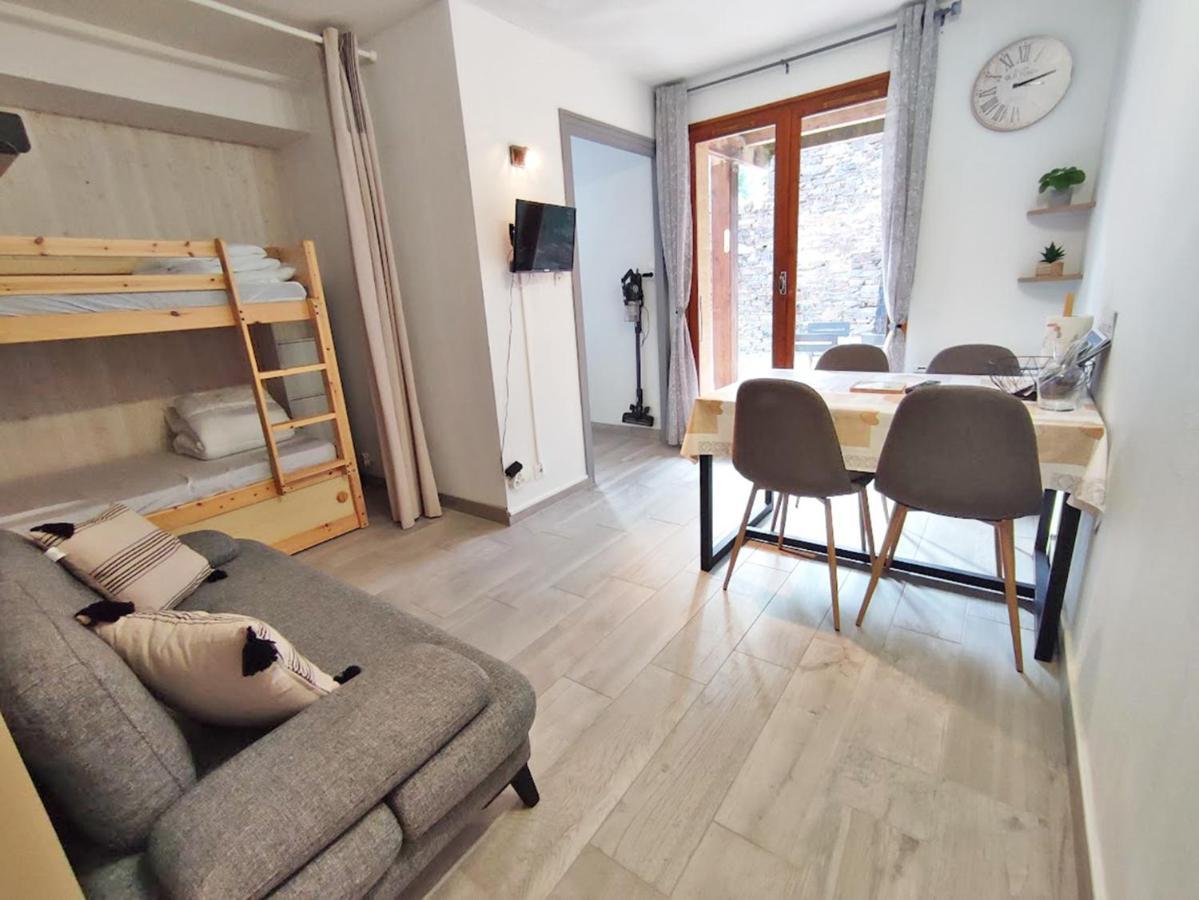 Le Reflet Des Montagnes, Studio, Centre Luchon, 4 Personnes Bagnères-de-Luchon Exterior foto